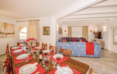 Maison De Vacances pour 18 Personnes dans Benalmádena, Costa del Sol, Photo 2