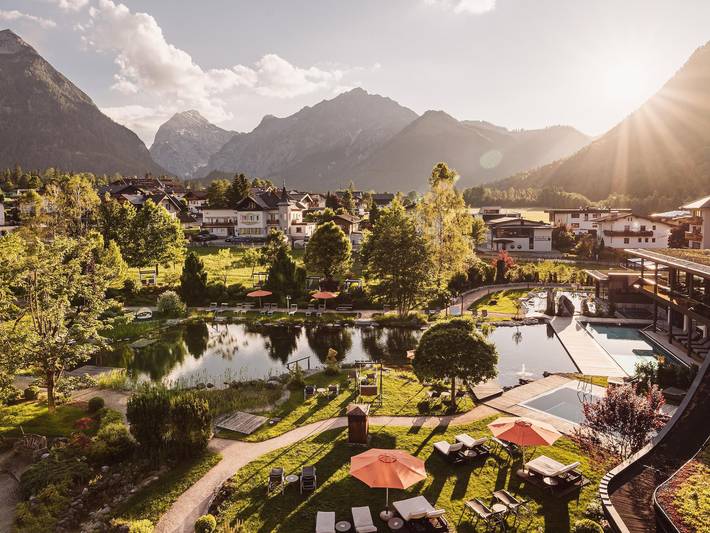 Hotel für 4 Personen, mit Balkon und Terrasse sowie Whirlpool und Garten