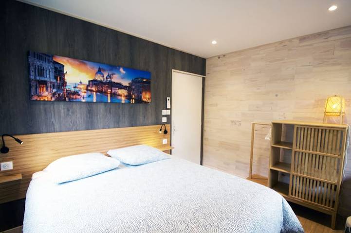 Gîte pour 6 personnes, avec jardin et terrasse à Doucier - 3