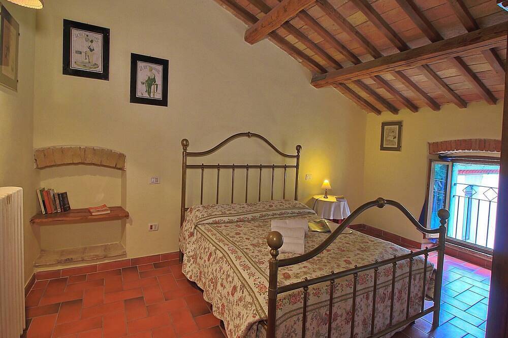 Farmhouse in Umbertide with Pool in Umbertide, Valtiberina