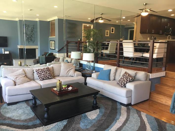 Holiday rental for 2 people, with hot tub and pool as well as balcony in Long Beach (CA)