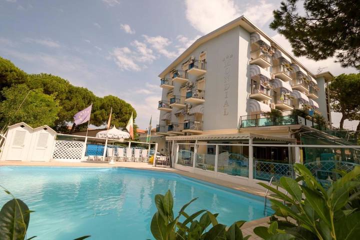 Hotel für 6 Personen, mit Balkon und Terrasse sowie Garten und Kinderpool in Cervia
