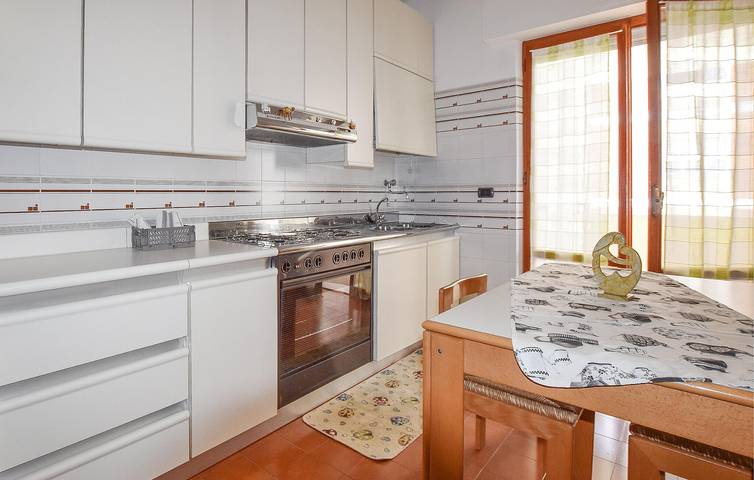 Ganze Ferienwohnung, Gemütliche Strandwohnung mit Terrasse und Kamin in Alba Adriatica, Adriaküste Abruzzen