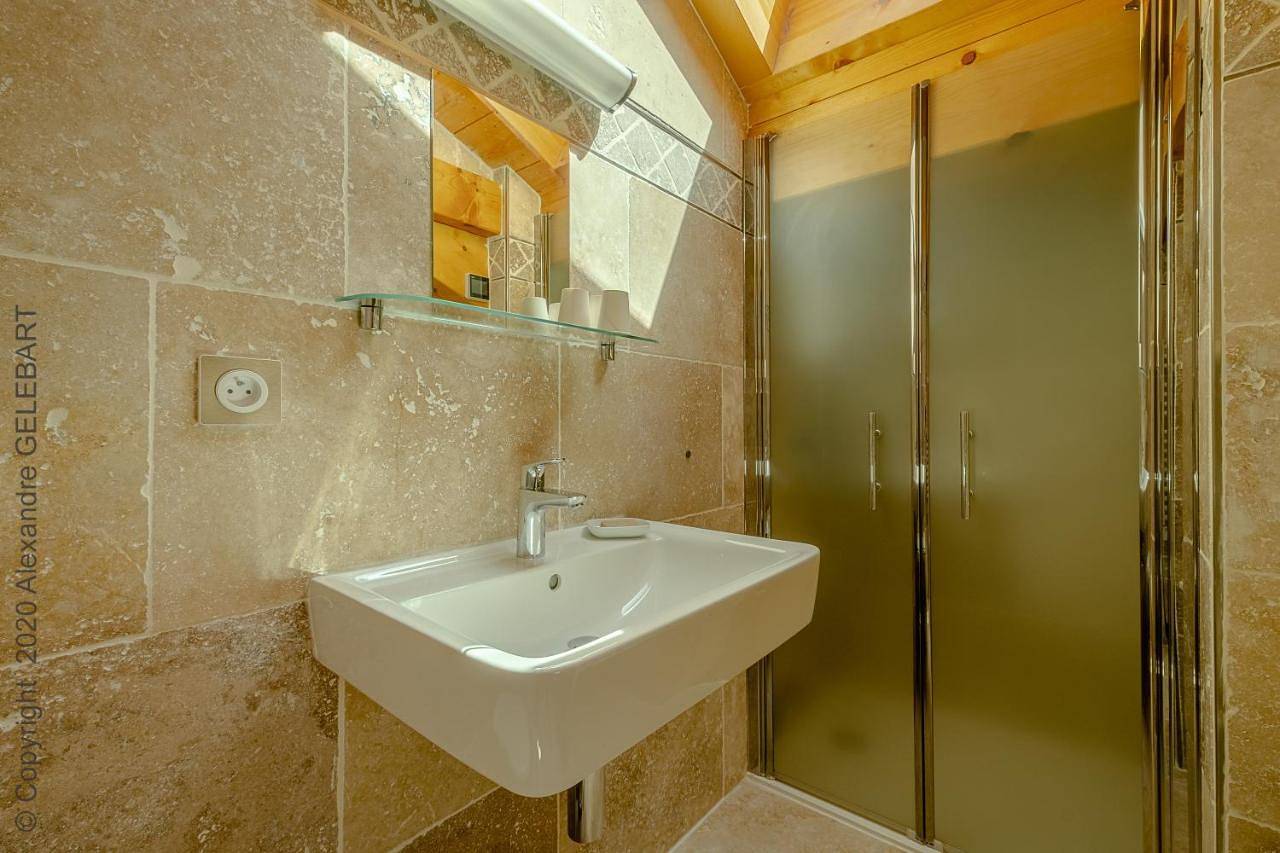 Double Room with Private Bathroom in Mieussy, Région de Bonneville