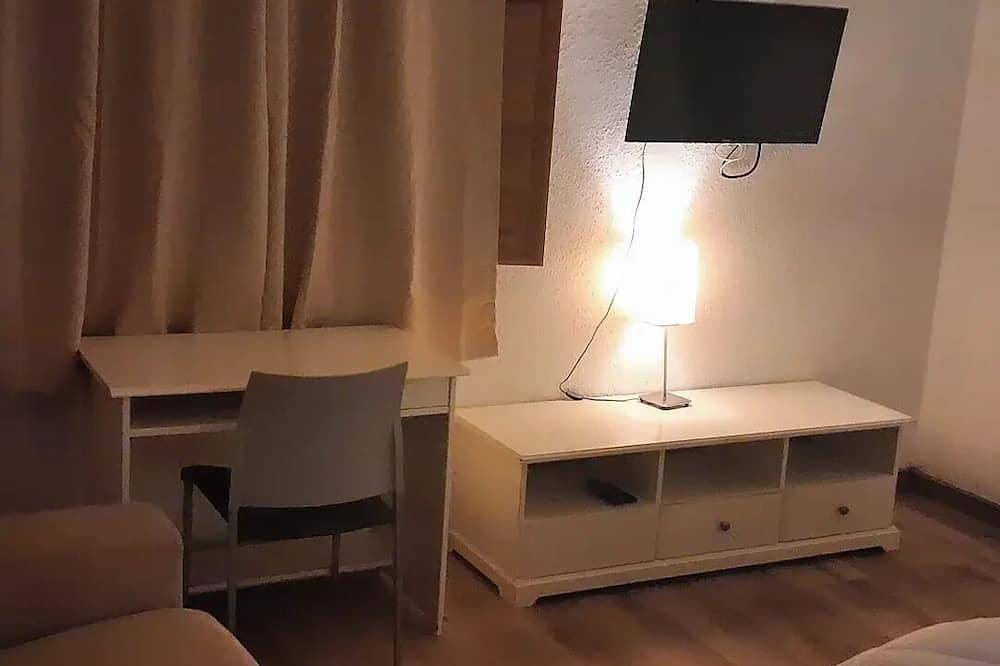 Casa con bar privado, grandes patios, barbacoa cubierta y aire acondicionado in Castalla, Interior de Alicante