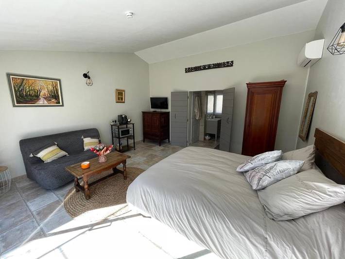 Location de vacances pour 2 personnes, avec jardin ainsi que vue et piscine à Oraison - 2