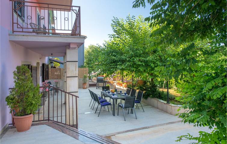 Gemütliche 2-Zimmer-Wohnung mit Terrasse, WLAN und Parkplatz in Krnica in Krnica, Marčana