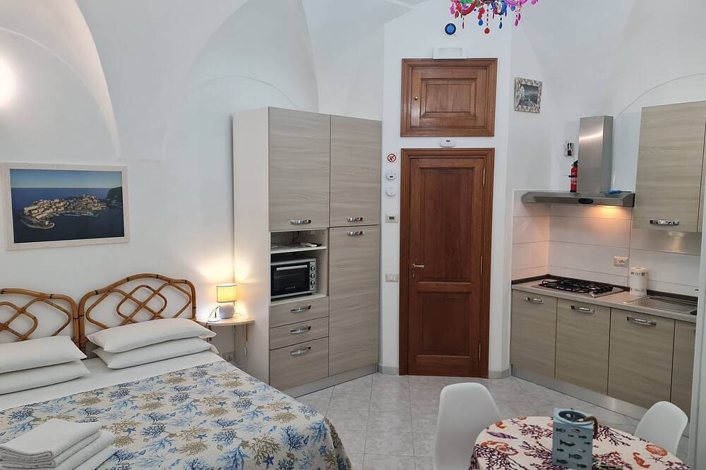 Apartamento entero, Studio Soleluna in the center of Gaeta near the beach Serapo in Gaeta, Provincia de Latina