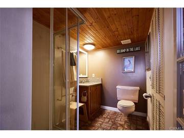 Vacation House for 12 Guests in Lake Arrowhead, San Bernardino County, Picture 1