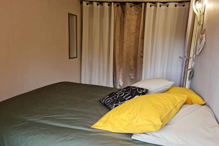 Location de vacances pour 4 personnes, avec jacuzzi et jardin à Villeneuve-d'Allier - 2