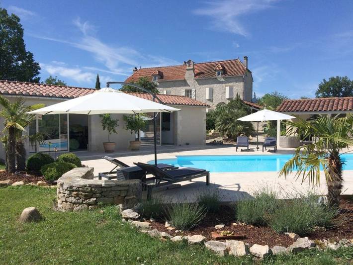Chambre d’hôte pour 2 personnes, avec Terrasse et Jardin ainsi que Piscine et Vue