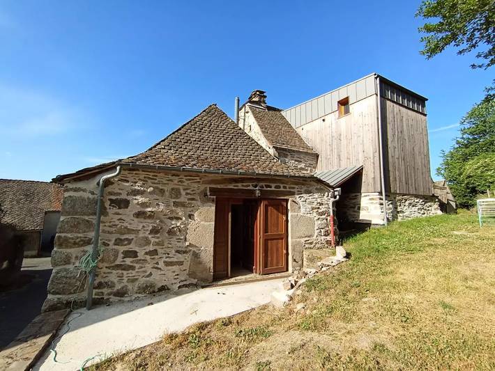 Gîte pour 8 personnes, avec piscine et jardin dans Les Salces