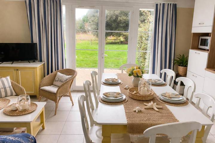 Maison d’hôte pour 4 personnes, avec Terrasse ainsi que Jardin et Piscine
