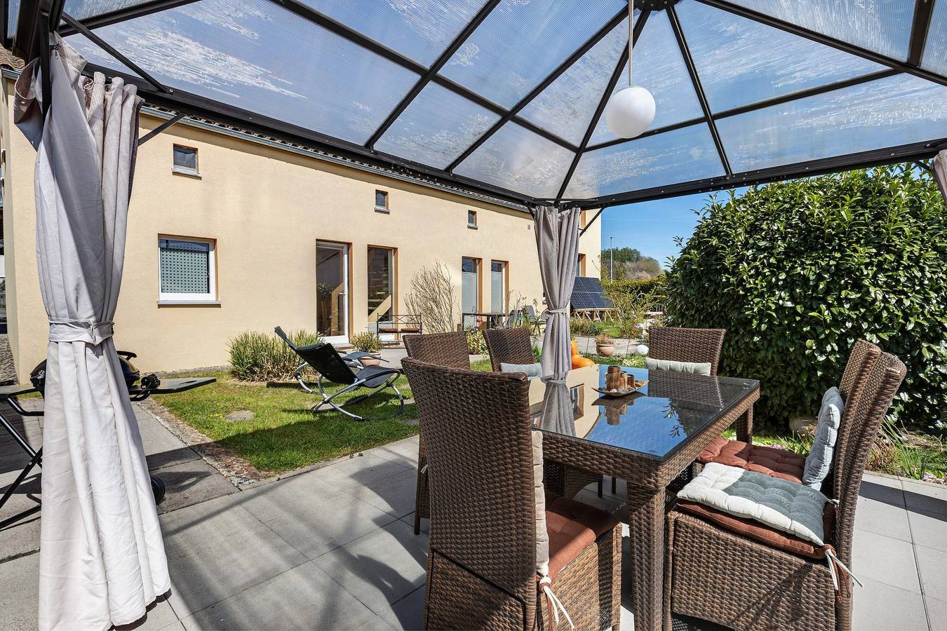Ganze Wohnung, Ferienwohnung Beni, 65qm, 2 Schlafzimmer, max. 4 Personen 4 Sterne- Dtv klassifiziert in Öhningen, Untersee