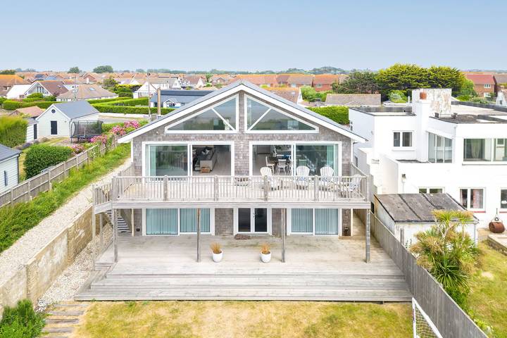 Beach house for 10 people, with garden in Sussex