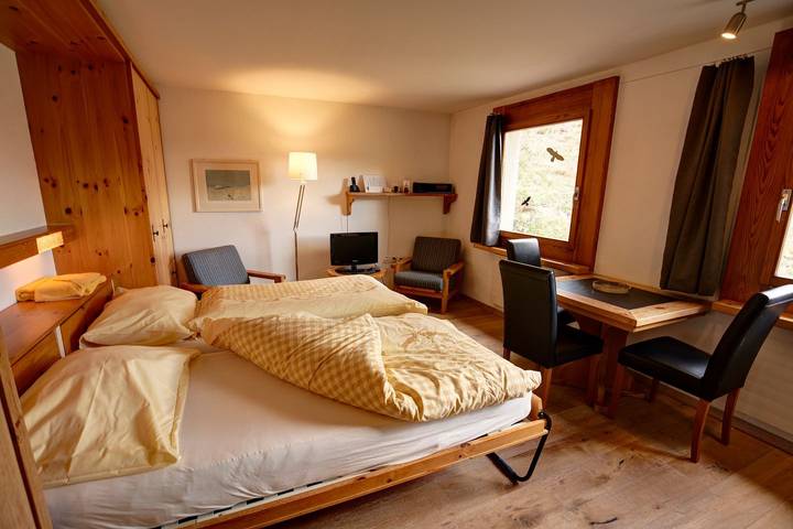 Ganze Wohnung, 1-Zimmerwohnung mit Seeblick im 4. Stock in Silvaplana-Surlej, Silvaplana