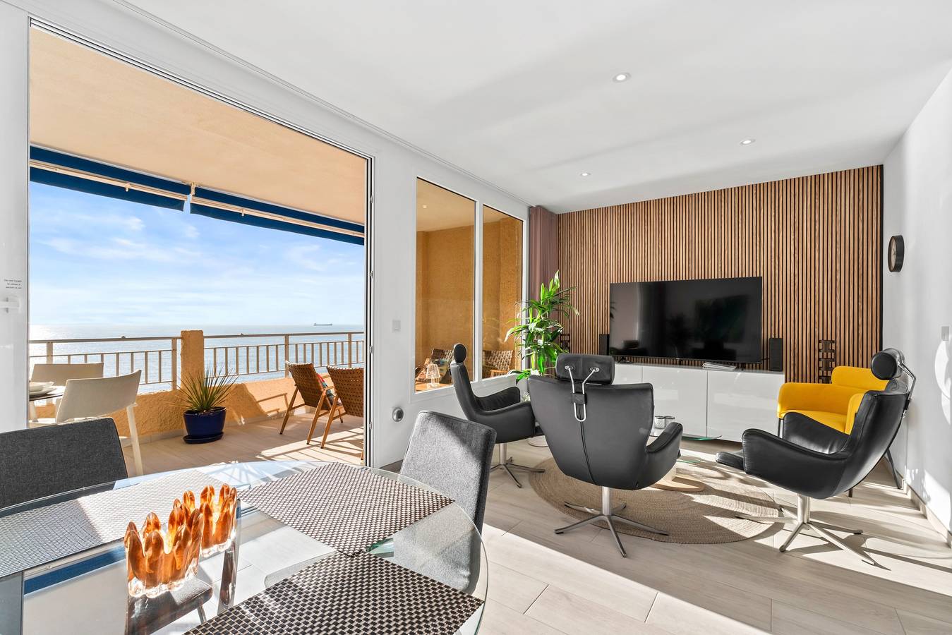 Ganze Wohnung, 100 Beach Views Landhaus mit Meerblick, Wlan und Klimaanlage in Torrevieja Centre, Torrevieja