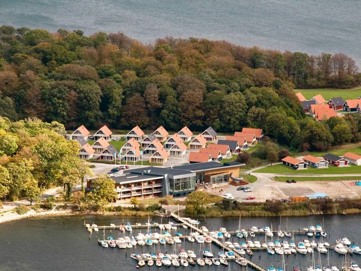 Ferieudlejning for 6 personer, med Balkon og Terrasse såvel som Jacuzzi og Pool i Gråsten