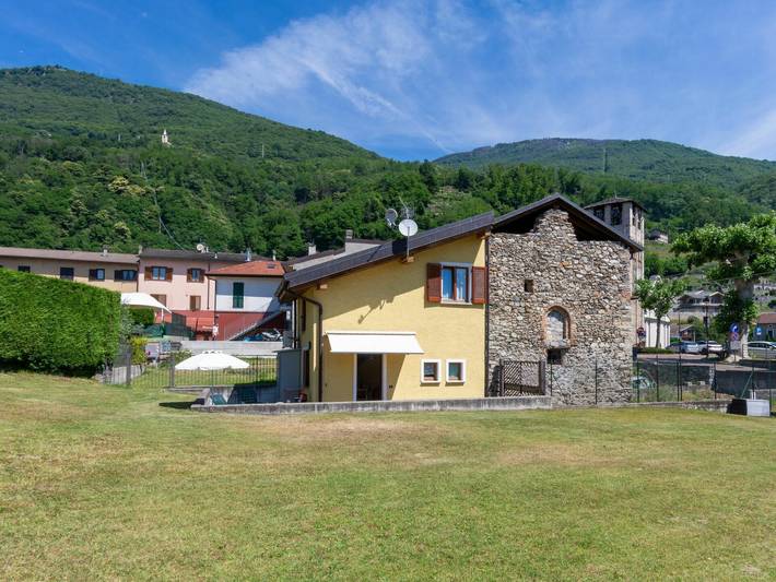 Ferienhaus für 3 Personen, mit Terrasse und Garten sowie Pool