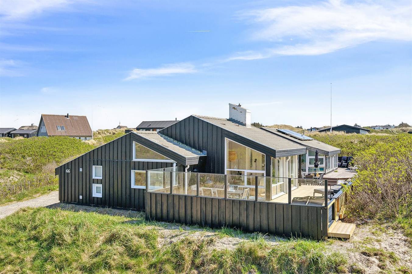 Stunning home in Saltum w/ 4 Bedrooms, Indoor swimming pool and Wifi in Blokhus, Jammerbugt
