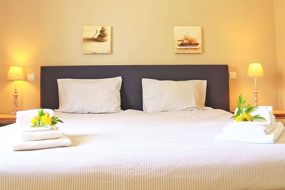 Hochkwalitative 4 Sz,4 Badz 260m² Poolvilla, Meernah, 6 x Klimageräte in Estômbar, Lagoa