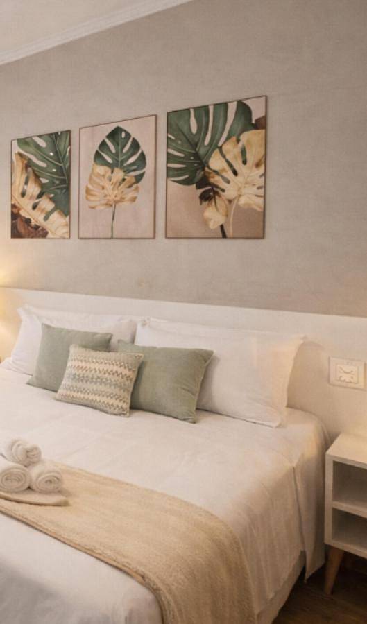 Casas e apartamentos de temporada para 3 pessoas, com balcão e vista na Liberdade