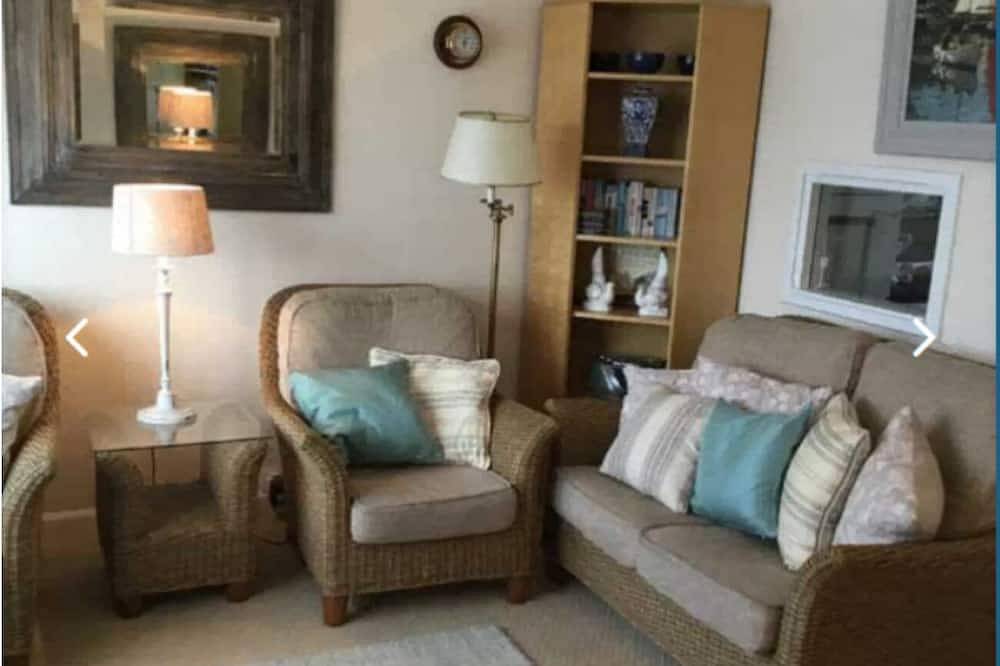 Lapwing Waterside House with stunning sea views in Portscatho, Cornwall