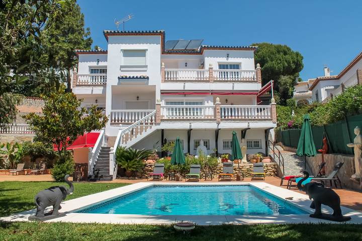 Chalet para 8 personas, con piscina además de vistas al mar y jardín, Familias con niños en Provincia de Málaga