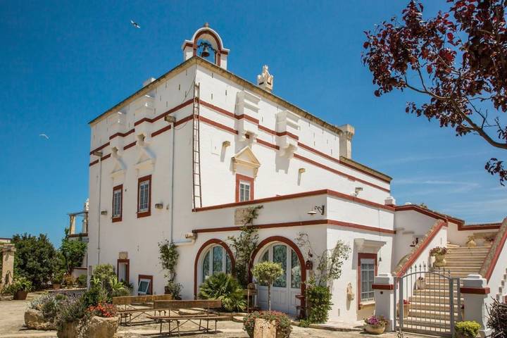 Casas rurais para 3 pessoas, com jardim e vista e ainda piscina em Fasano