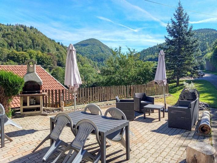 Location de vacances pour 3 personnes, avec vue ainsi que jardin et terrasse, animaux acceptés à Bussang - 2