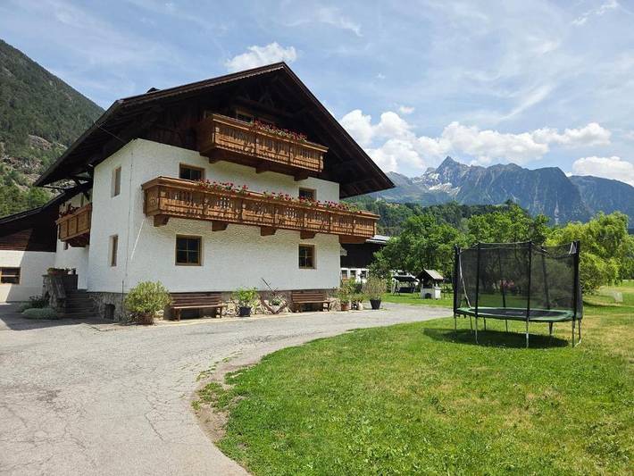 Ganze Ferienwohnung, Appartement 2. Og in Sautens, Ötztal