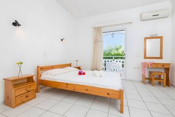 Gîte pour 2 personnes, avec jardin dans Laganas