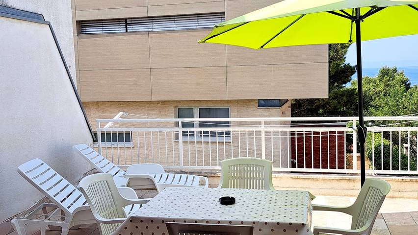 Ferienwohnung für 4 Personen, mit Balkon/Terrasse in Makarska