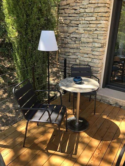 Location de vacances pour 6 personnes, avec jardin ainsi que vue et piscine à Murs - 4