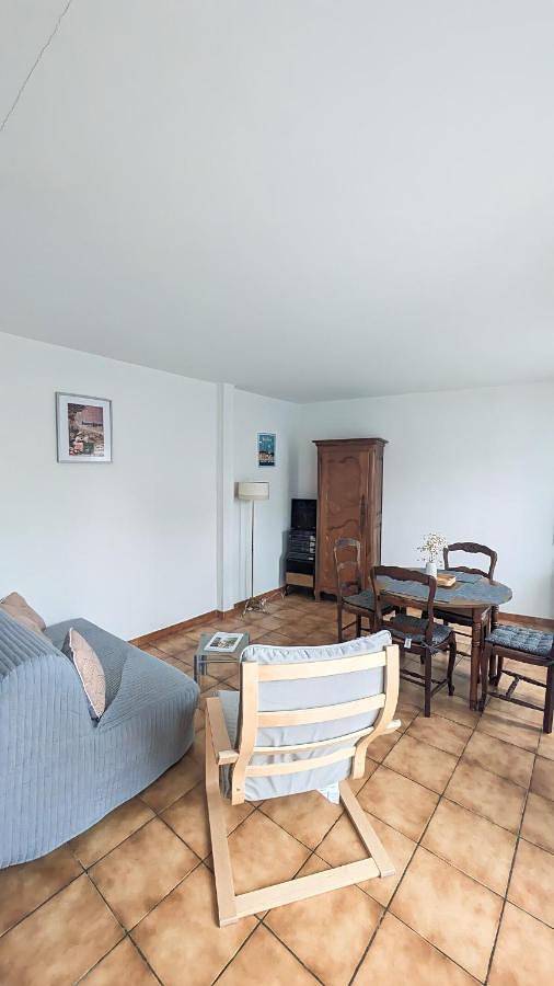 Appartement entier, L'Acacia, F2 terrasse et jardin,plage à 400mètres in Houlgate, Région de Lisieux