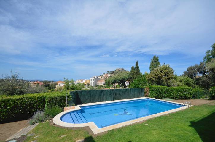 Location maison jumelée avec piscine communale à Begur in Centre Begur, Begur