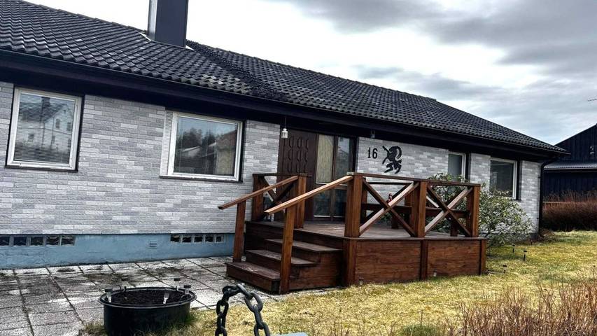 Hus för 10 Personer, med trädgård och balkong i Söderhamn