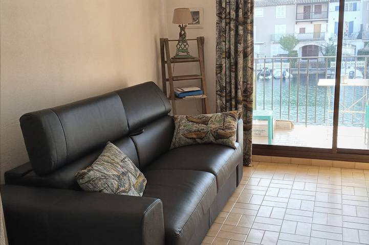 Appartement entier, Port Grimaud - Studio Cab 4 person - Vue sur port- accès à St Tropez par la mer. in Port Grimaud, Grimaud