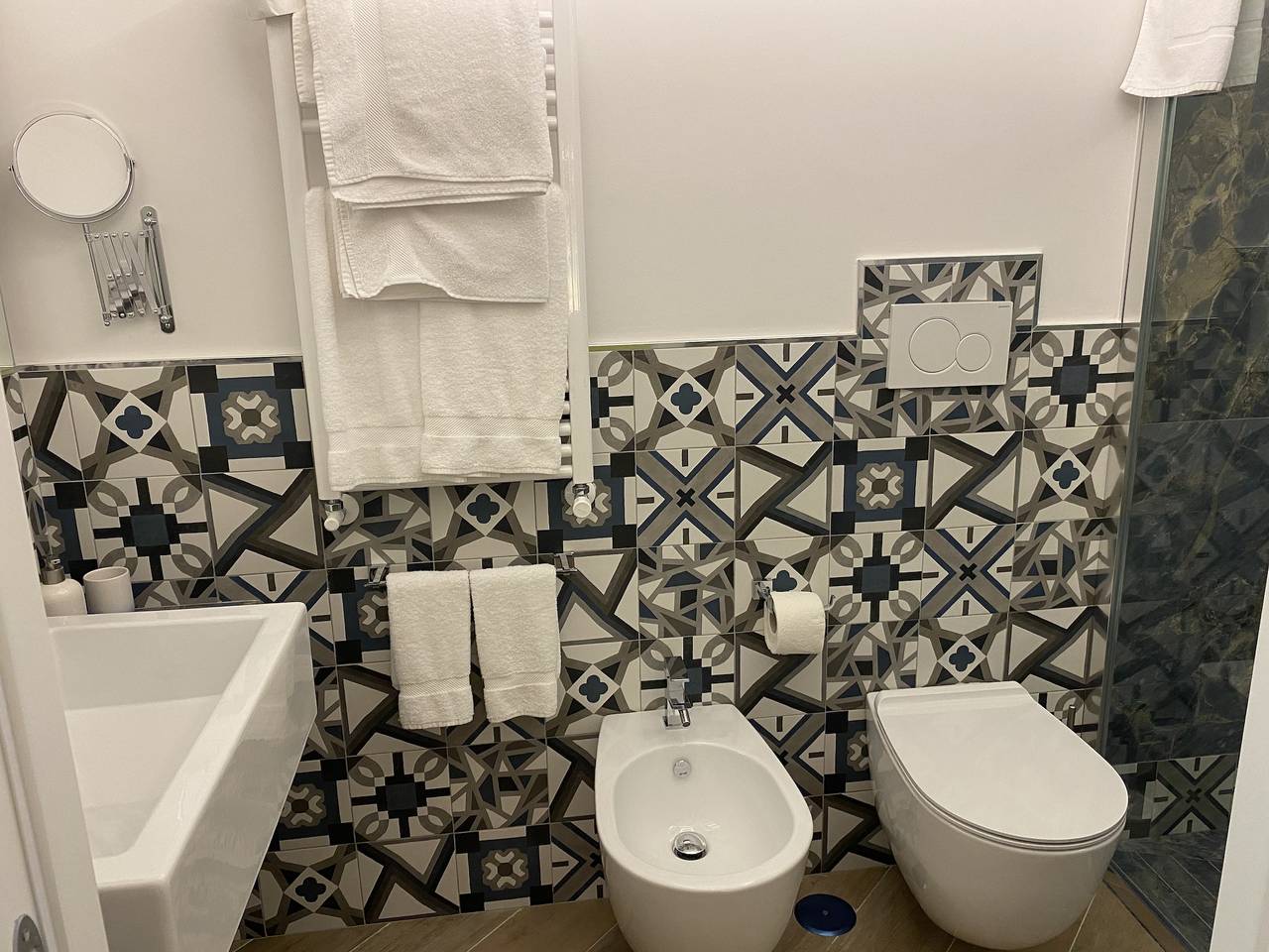 Habitación triple en B & b a tiro de piedra del mar in Giovinazzo, Bari (província)