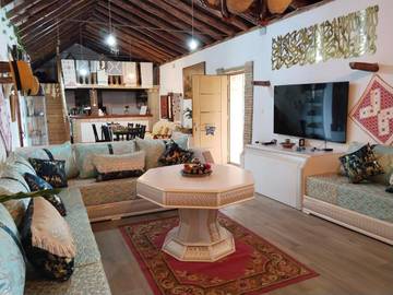 Casa de vacaciones para 12 personas, con terraza además de piscina y jardín, Se admiten mascotas en Campiña de Carmona