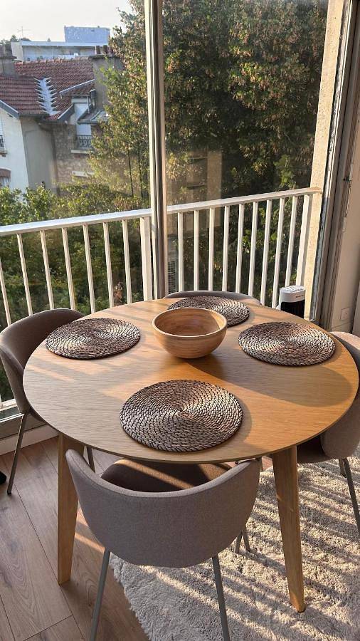 Gîte pour 3 personnes, avec balcon à Garches - 2