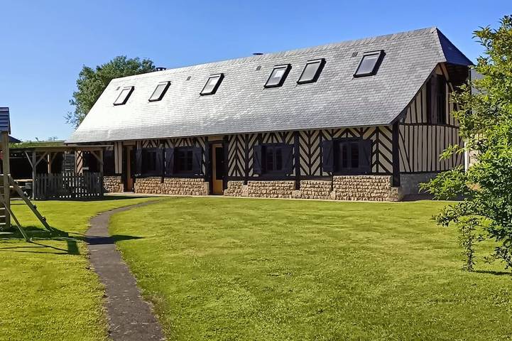 Gîte pour 10 personnes, avec Terrasse et Jardin