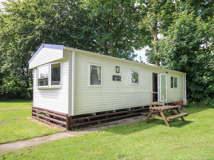 Caravan for 4 people, with garden in Pembrokeshire