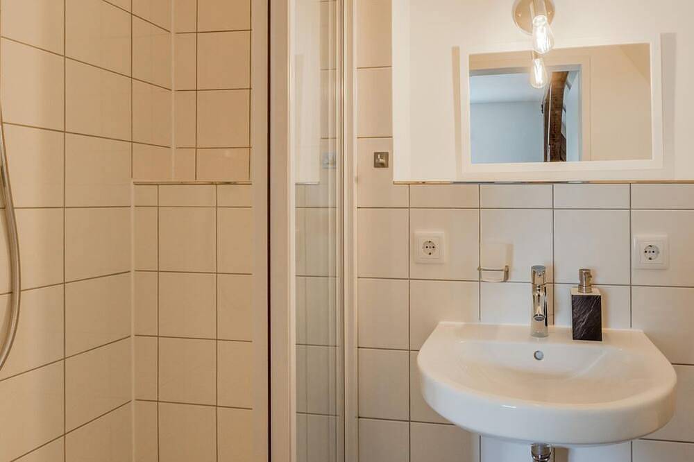 Einzelzimmer Dachgeschoß (mit Schräge) - Museumsbahnhof Ahütte, Pension in Üxheim, Vulkaneifel