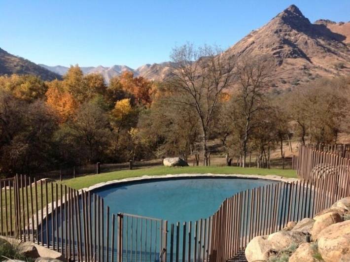 Vacation rental for 20 people, with yard and sauna in Sequoia National Park