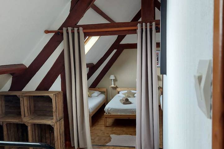 Grand gîte chaleureux de 12 personnes, idéal pour des séjours en famille in Lacres, Région de Boulogne-sur-Mer