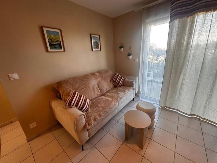 Gîte pour 5 personnes, avec terrasse et piscine à Chauray - 2