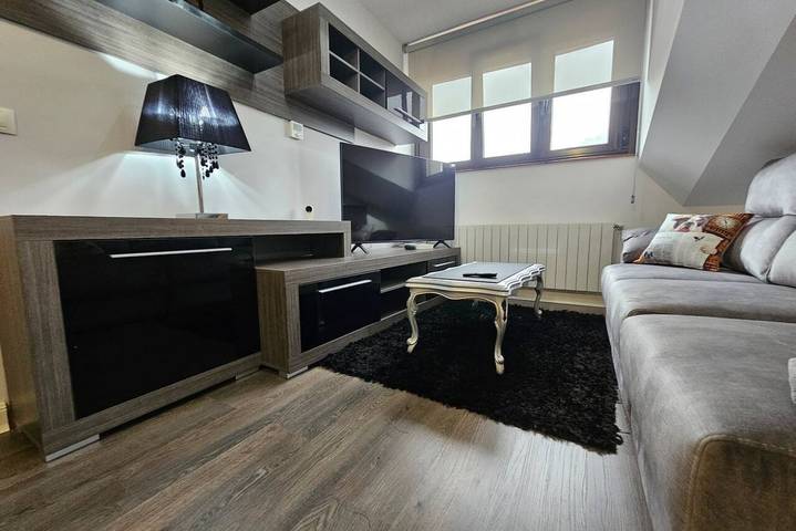 Entire apartment, 21A03 Modern Penthouse Cabañaquinta in Cabanaquinta, Aller