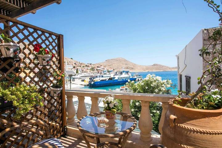 Ferienhaus für 2 Personen, mit Balkon und Terrasse sowie Ausblick auf Chalki