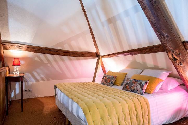 Gîte pour 4 personnes, avec terrasse ainsi que piscine et jardin à Demigny - 2